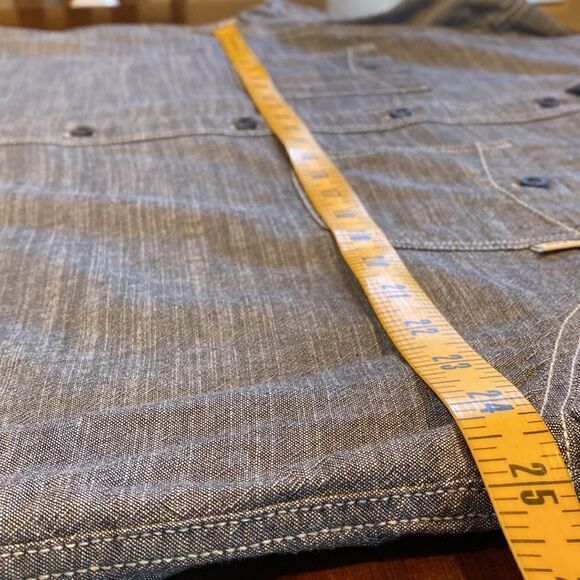 Woolrich Chambray Button Up Shirt Short Sleeves Collared Men's Size Large Blue - Picture 6 of 7